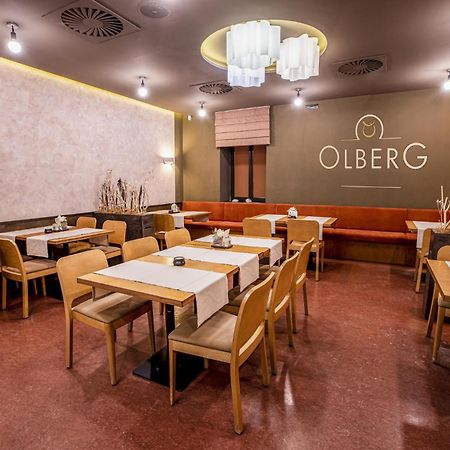 欧泊尔酒店 Olomučany 外观 照片