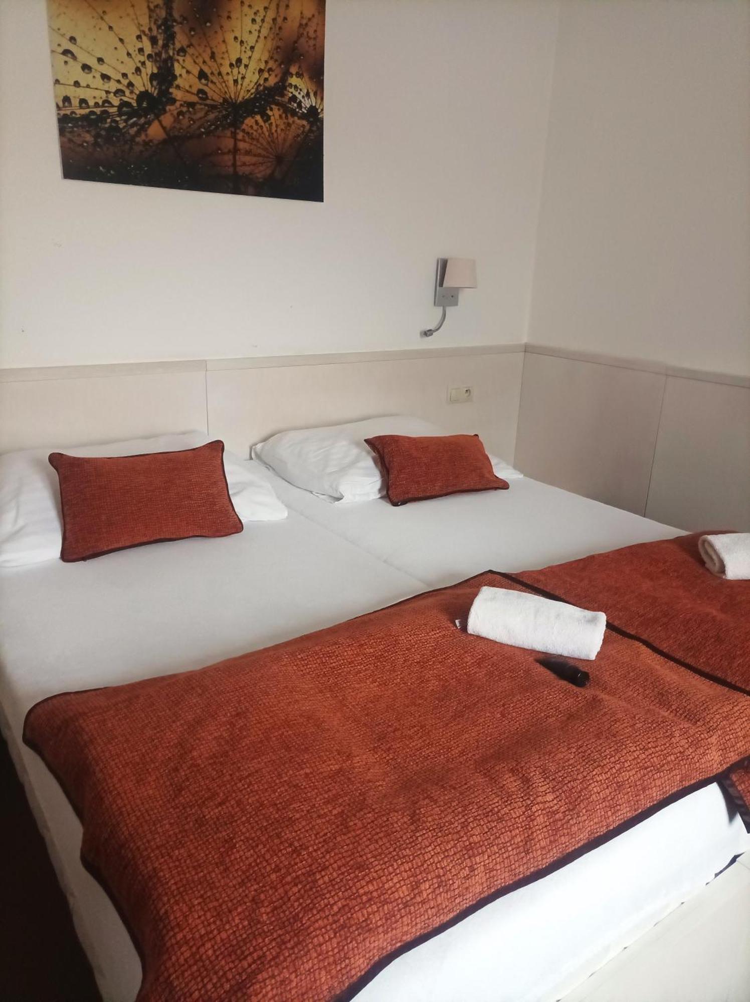 欧泊尔酒店 Olomučany 外观 照片